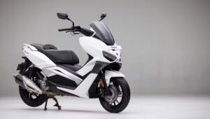 Keeway Vieste 300: A Powerful Maxi-Scooter With Premium Style