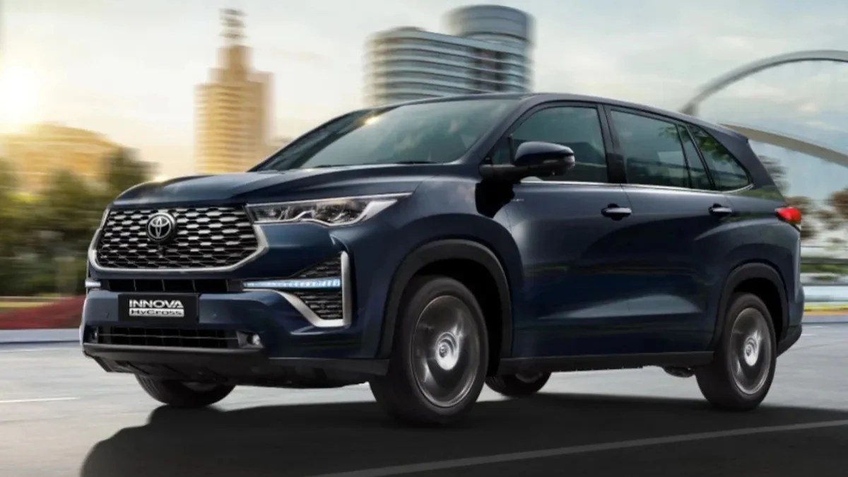 Toyota Innova Hycross
