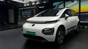 MG Windsor EV: Price Range Features Review Luxury Electric MPV India
